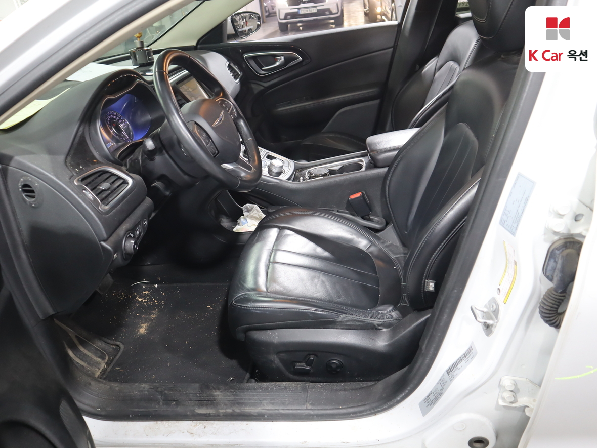 Chrysler 200 2015 - Image 19