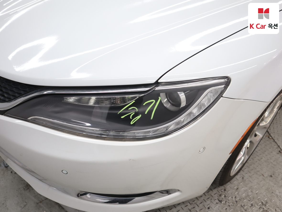 Chrysler 200 2015 - Image 42