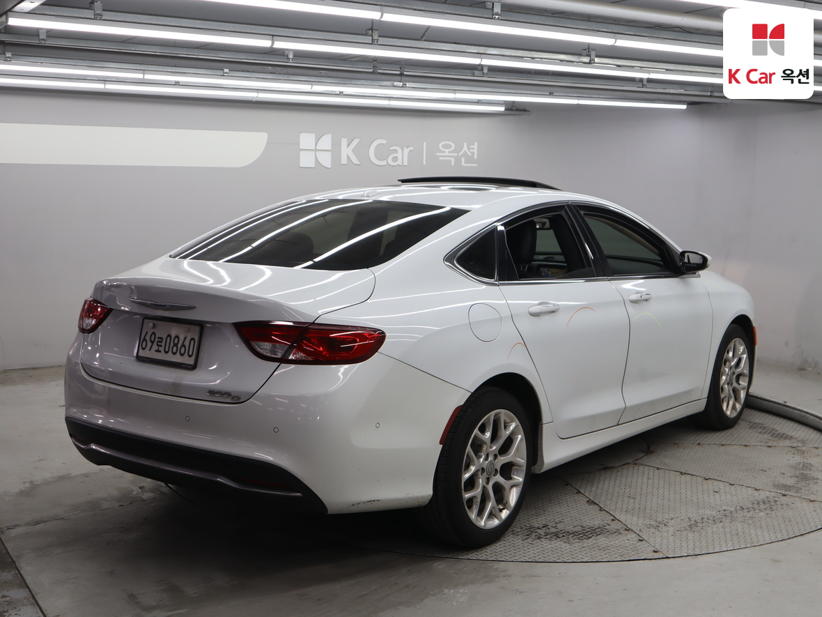 Chrysler 200 2015 - Image 2