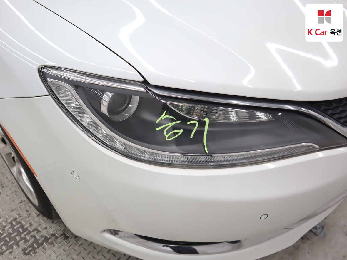 Chrysler 200 2015 - Image 40