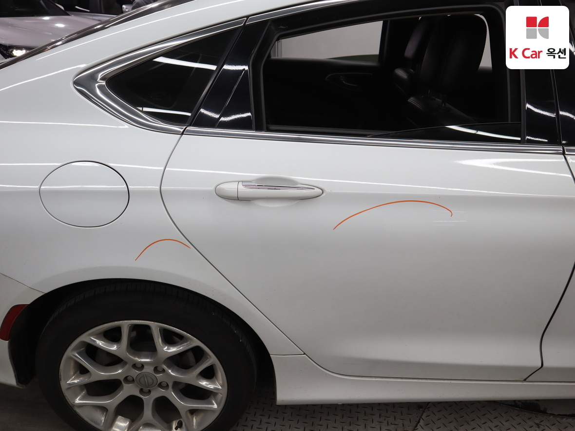 Chrysler 200 2015 - Image 45