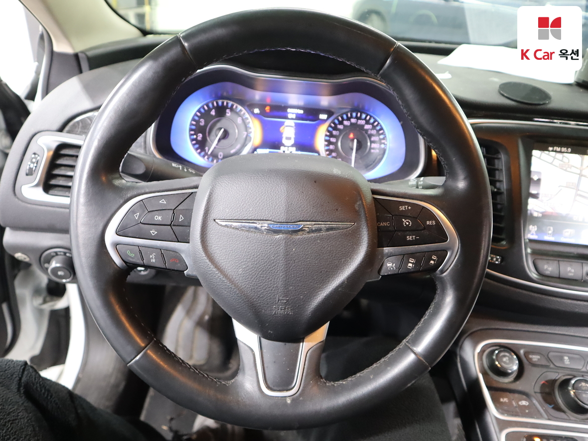 Chrysler 200 2015 - Image 10