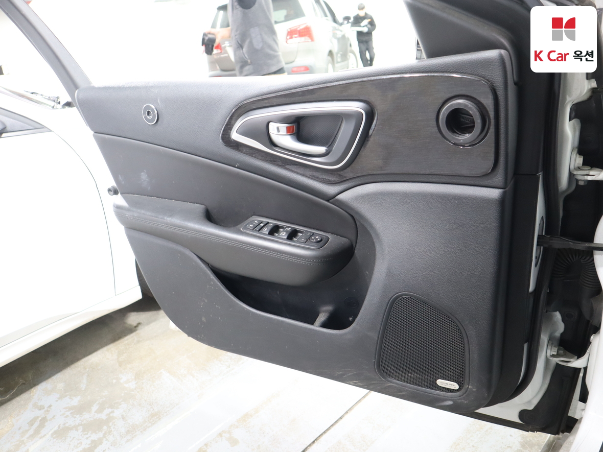 Chrysler 200 2015 - Image 8