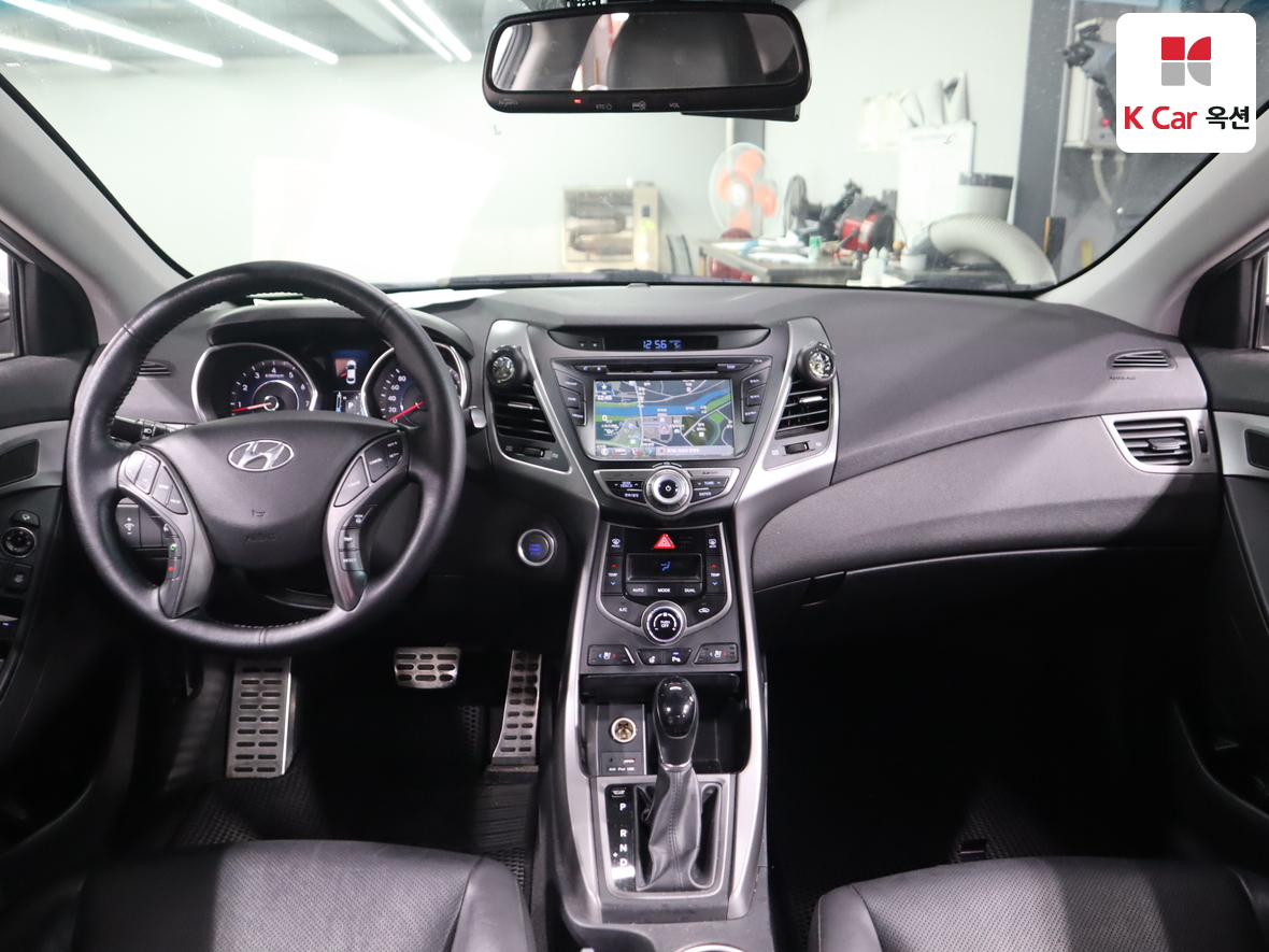 Hyundai Elantra 2015 - Image 3