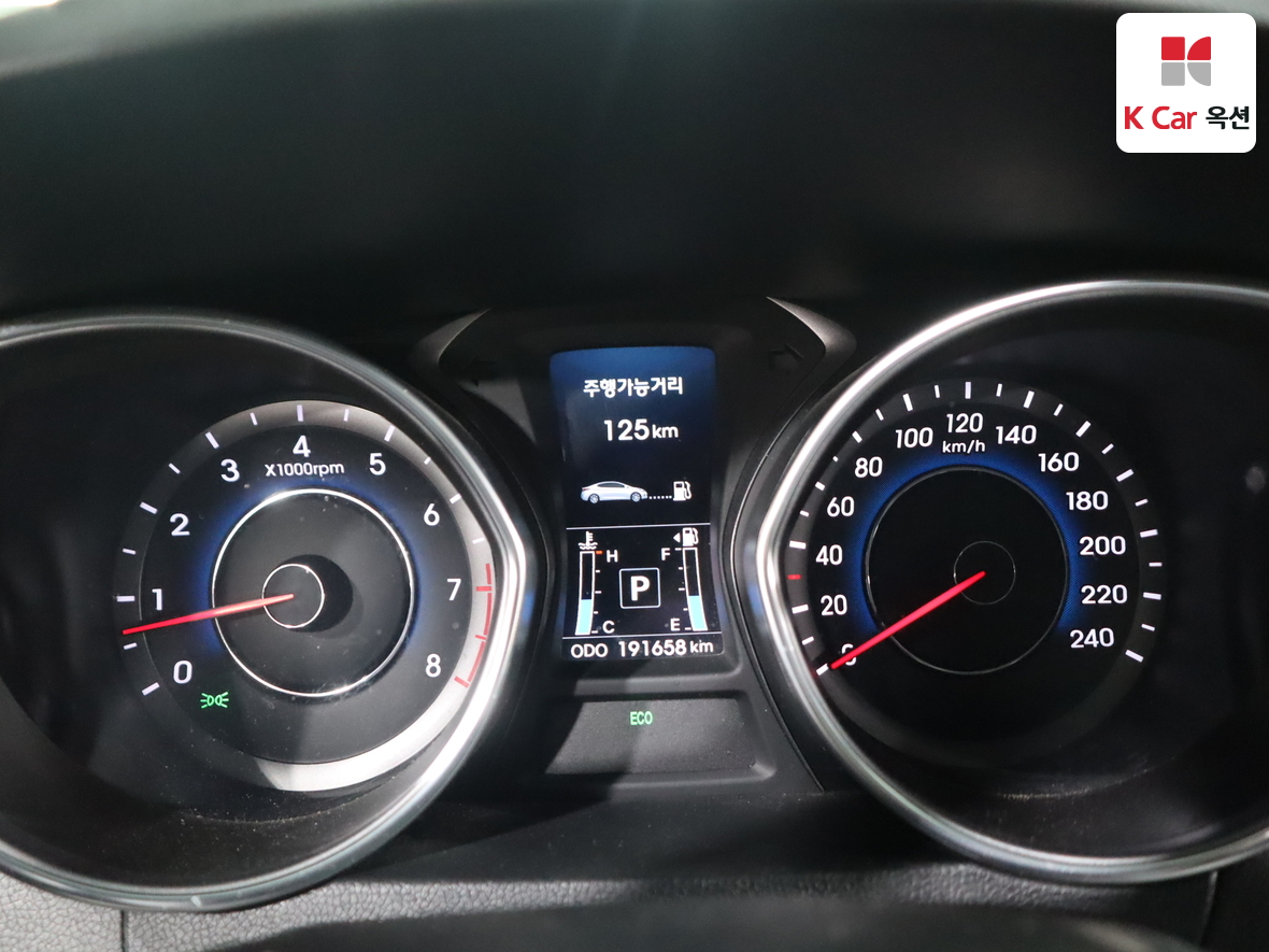 Hyundai Elantra 2015 - Image 5