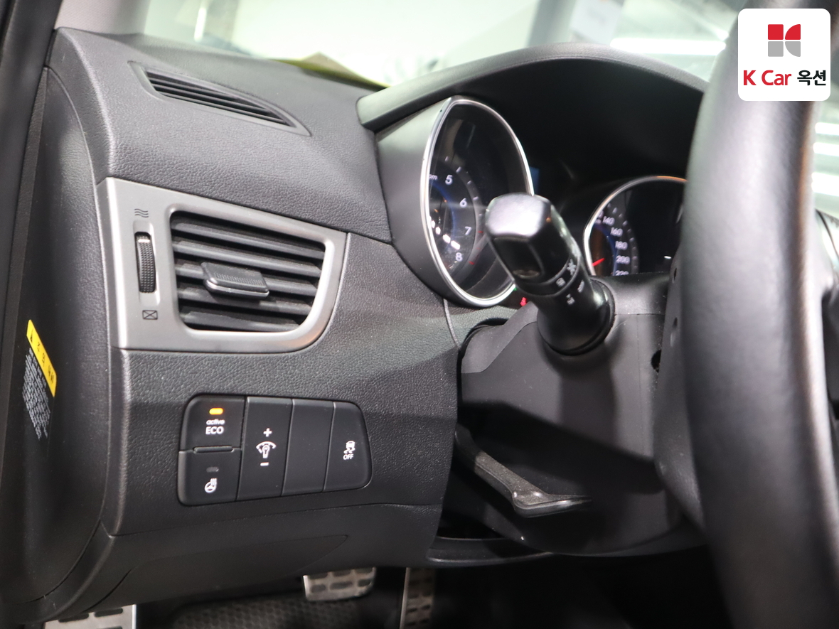 Hyundai Elantra 2015 - Image 9