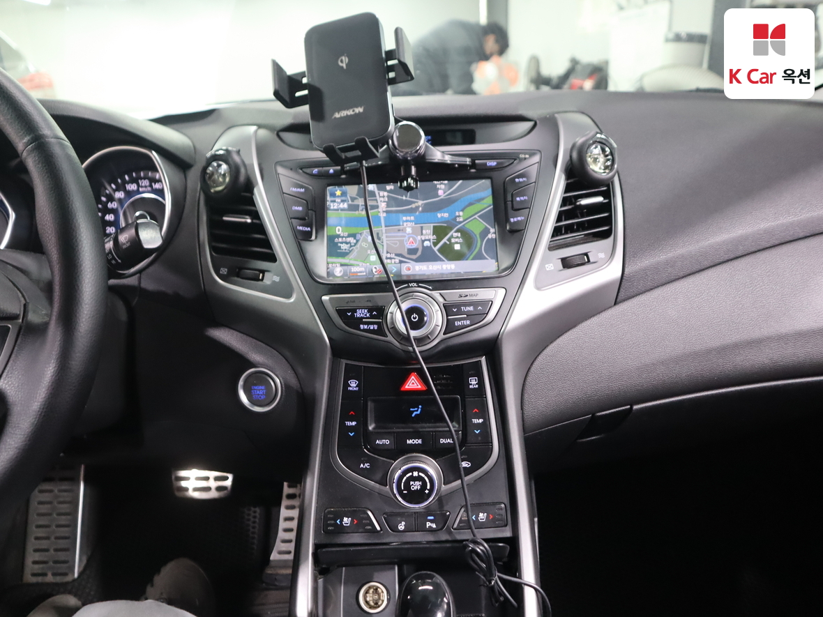 Hyundai Elantra 2015 - Image 6