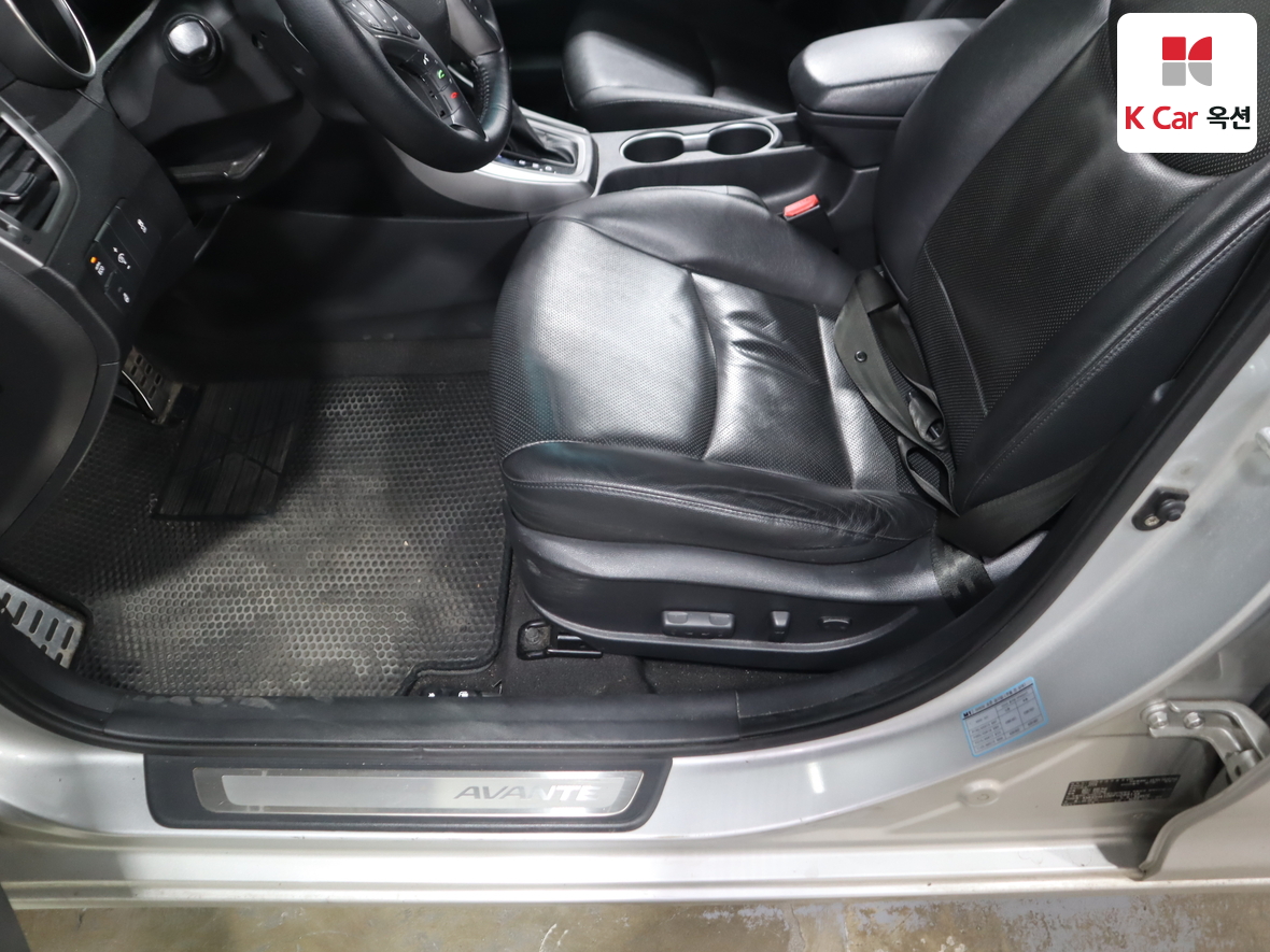 Hyundai Elantra 2015 - Image 20