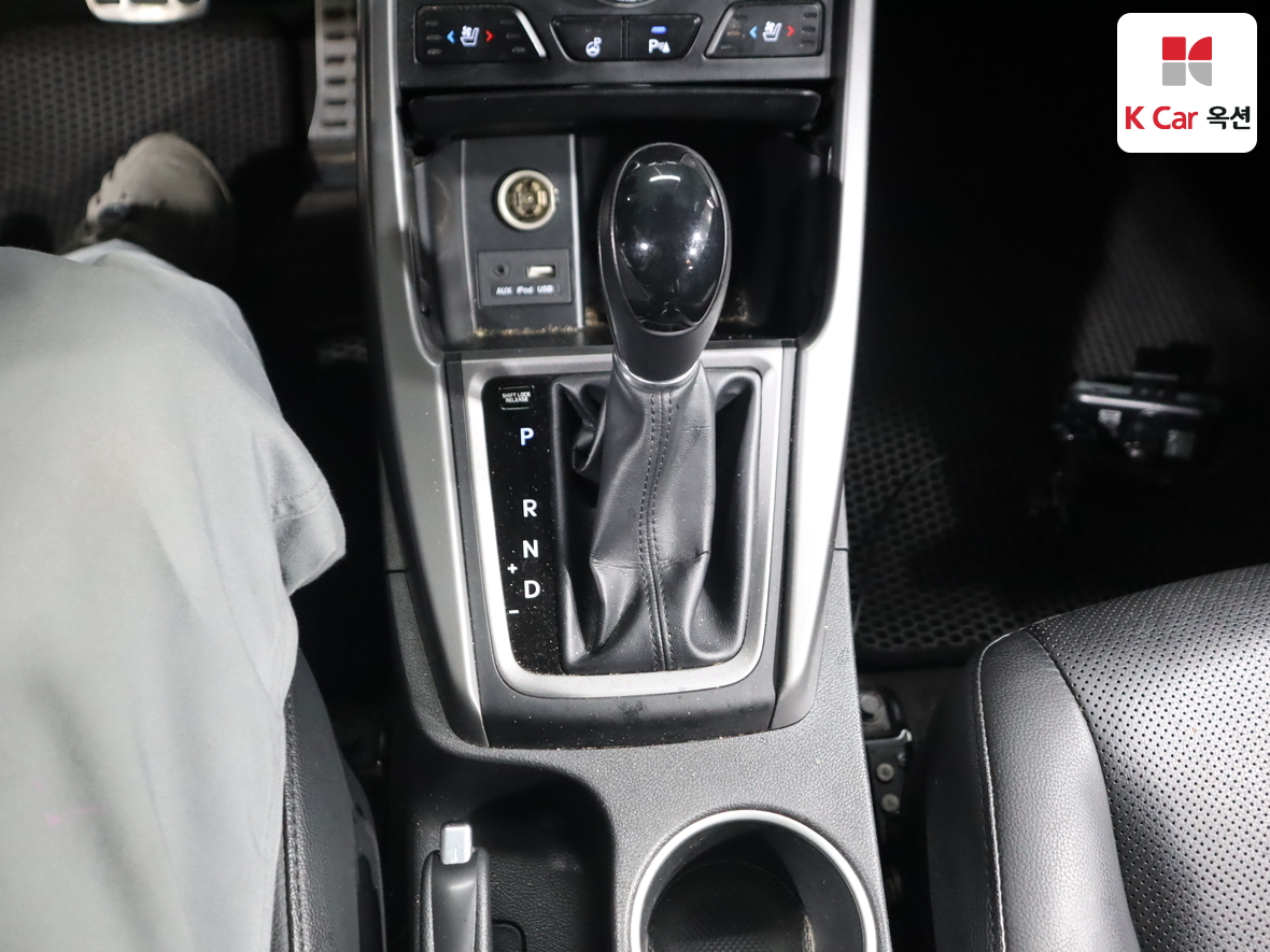 Hyundai Elantra 2015 - Image 18