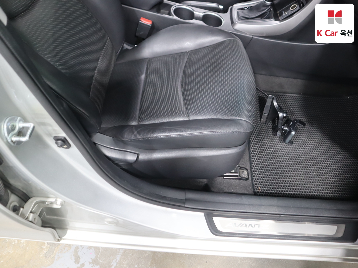 Hyundai Elantra 2015 - Image 33