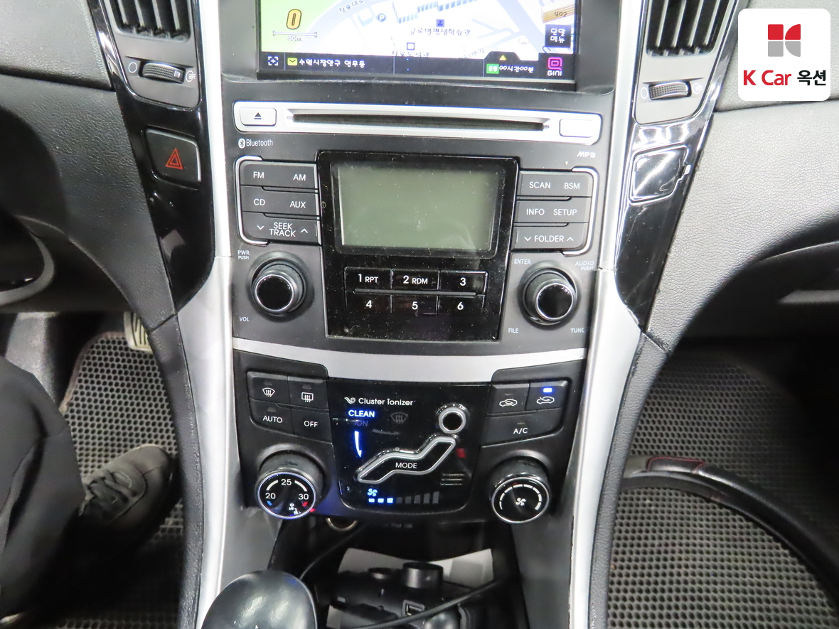 Hyundai Sonata 2011 - Image 15