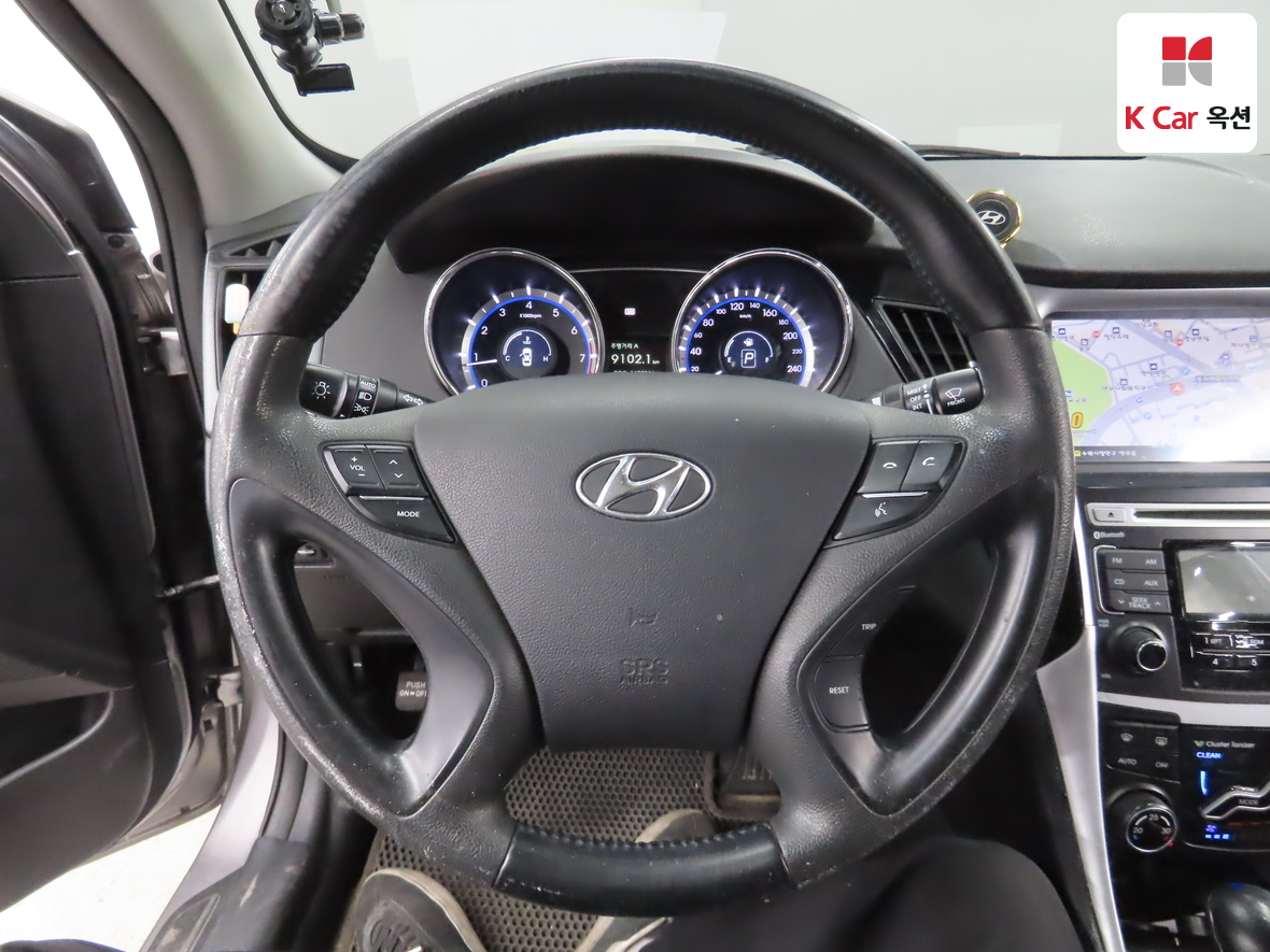Hyundai Sonata 2011 - Image 10