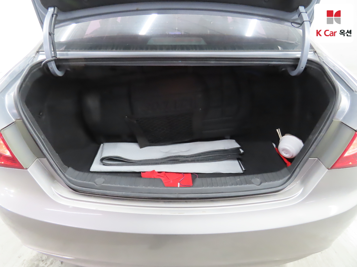 Hyundai Sonata 2011 - Image 26