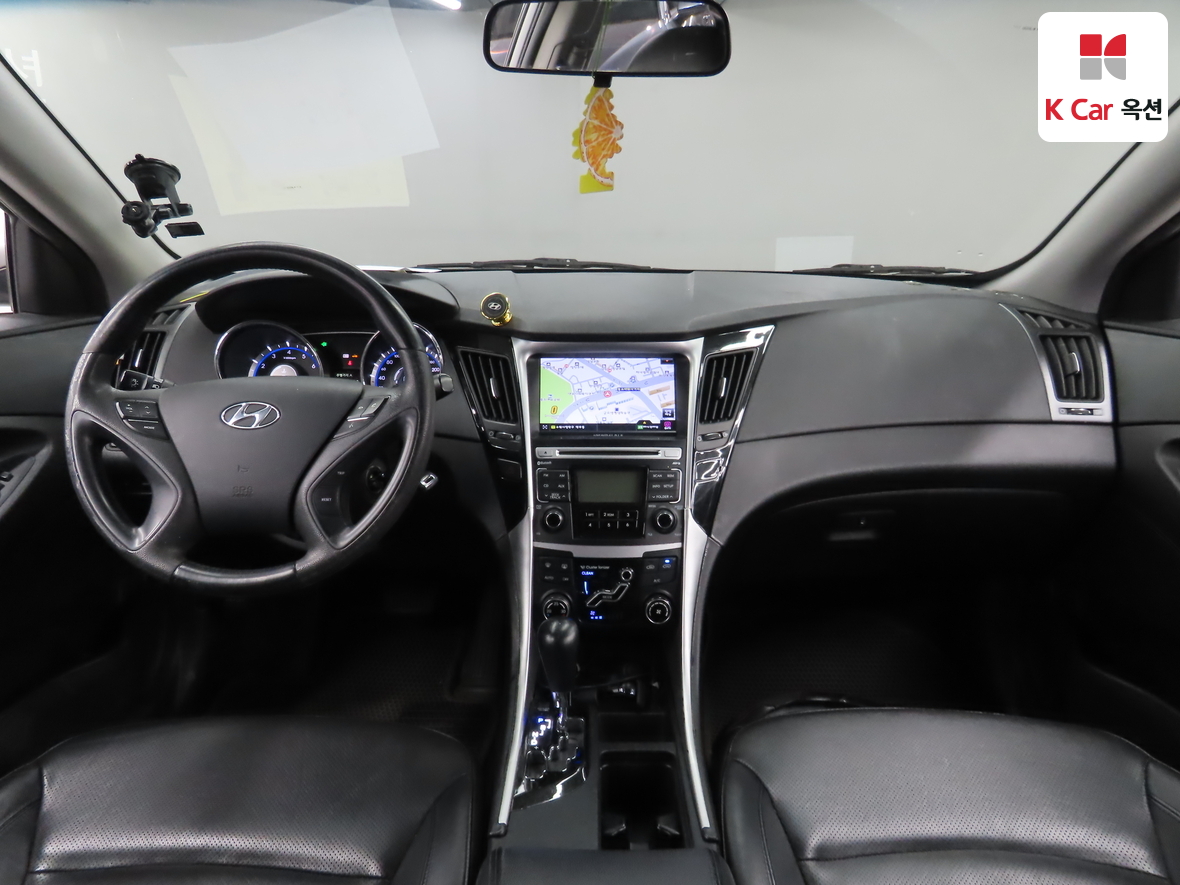 Hyundai Sonata 2011 - Image 3