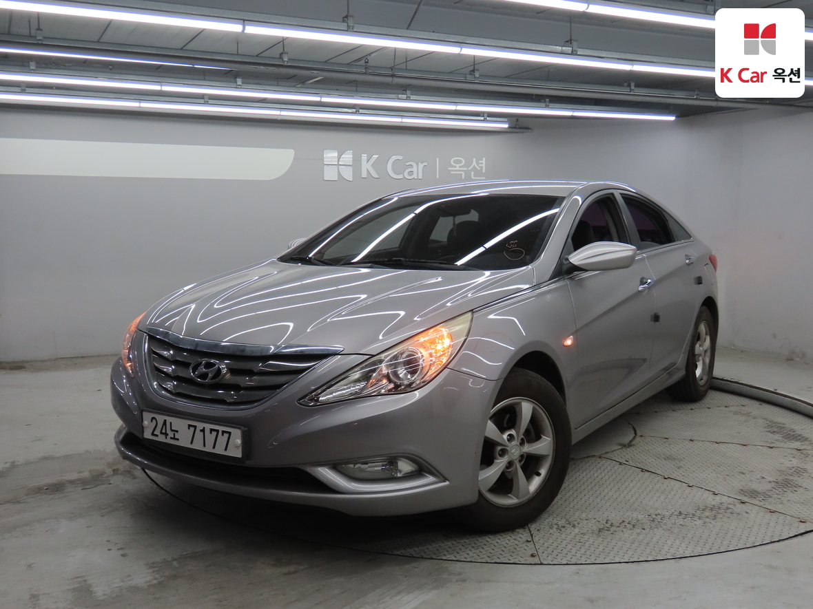 Hyundai Sonata 2011 - Image 1