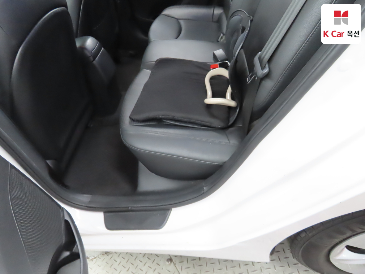 Hyundai Elantra 2014 - Image 22