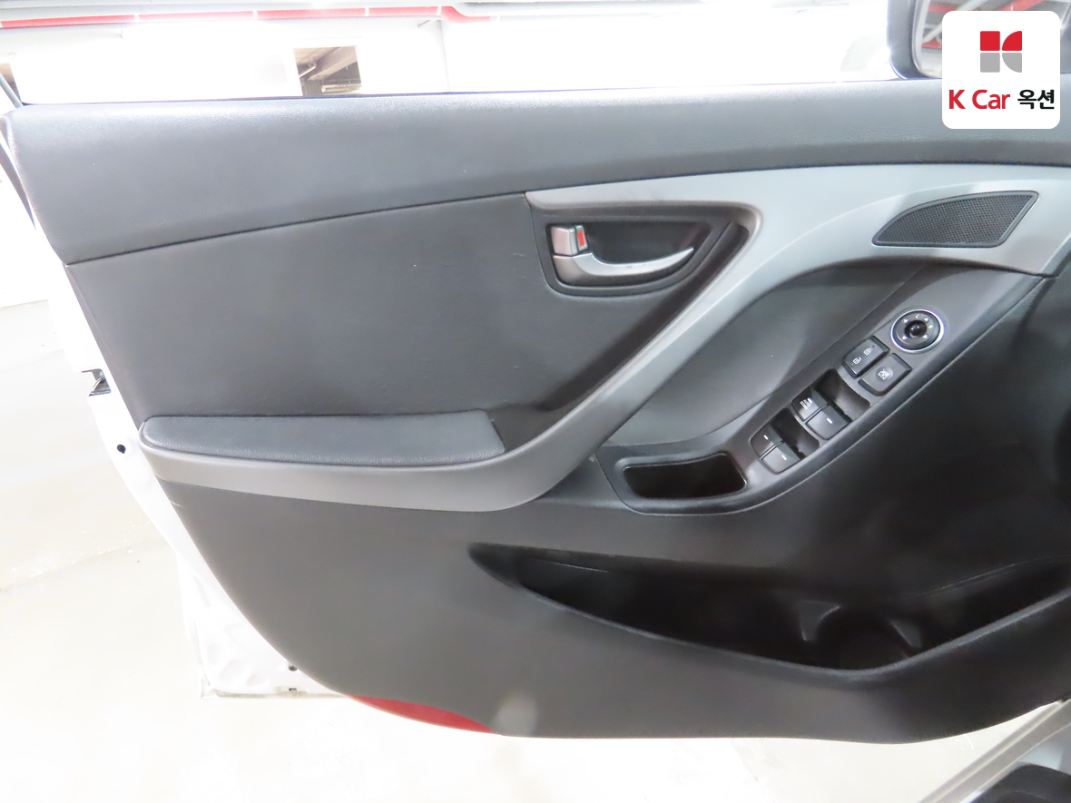 Hyundai Elantra 2014 - Image 8