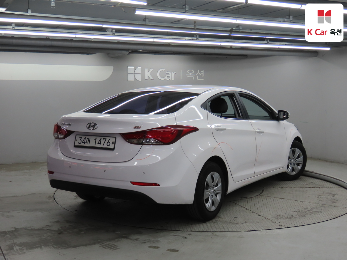 Hyundai Elantra 2014 - Image 2