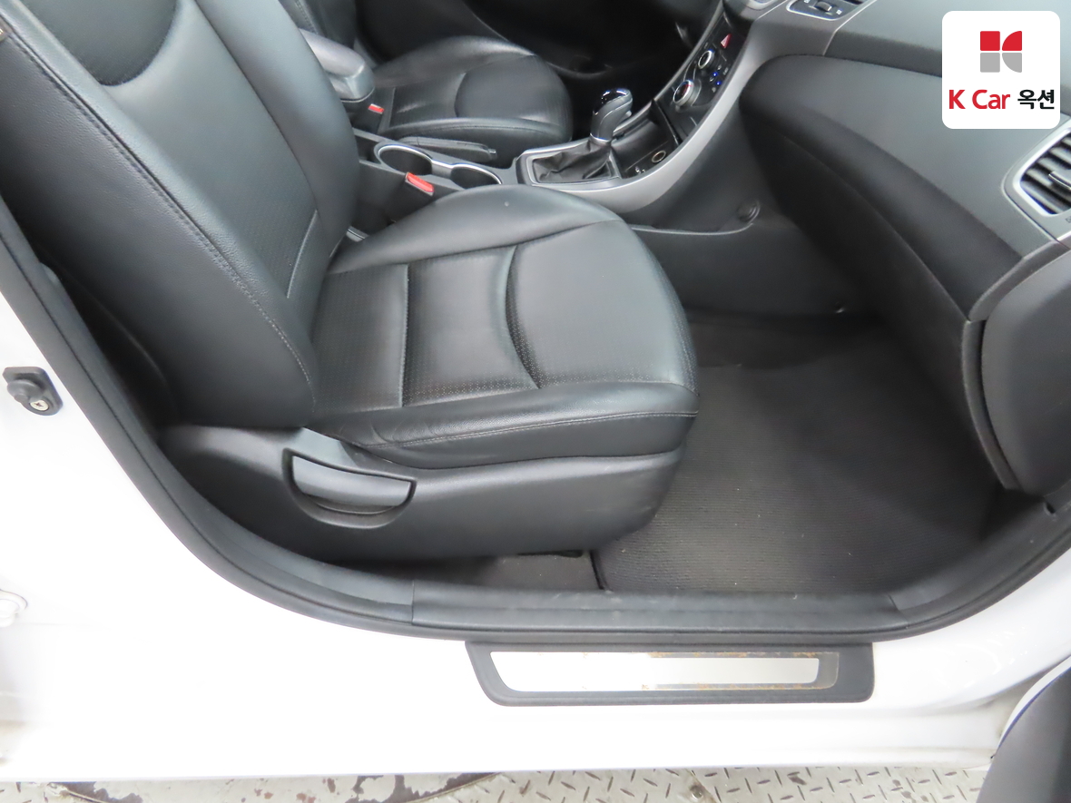 Hyundai Elantra 2014 - Image 28