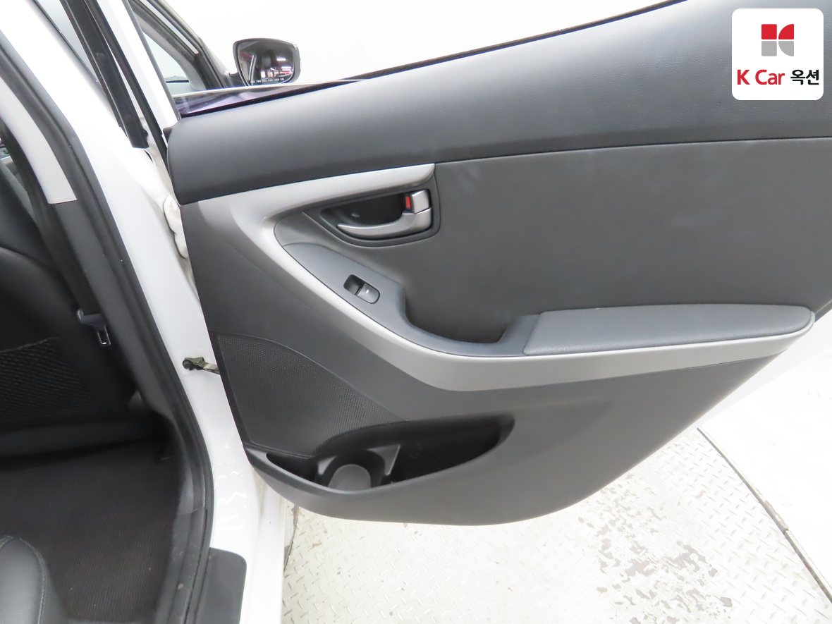 Hyundai Elantra 2014 - Image 25