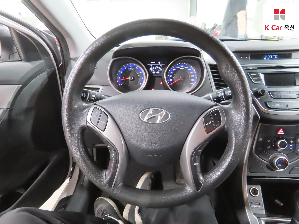 Hyundai Elantra 2014 - Image 10