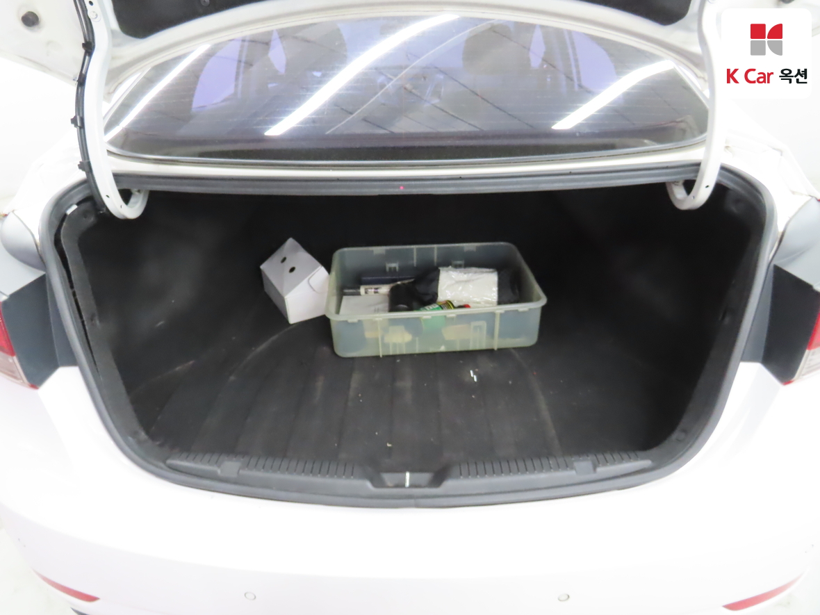 Hyundai Elantra 2014 - Image 24