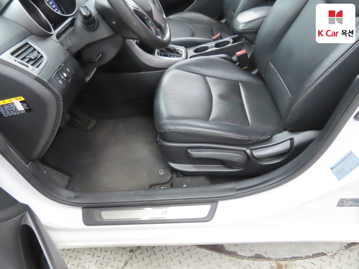 Hyundai Elantra 2014 - Image 17