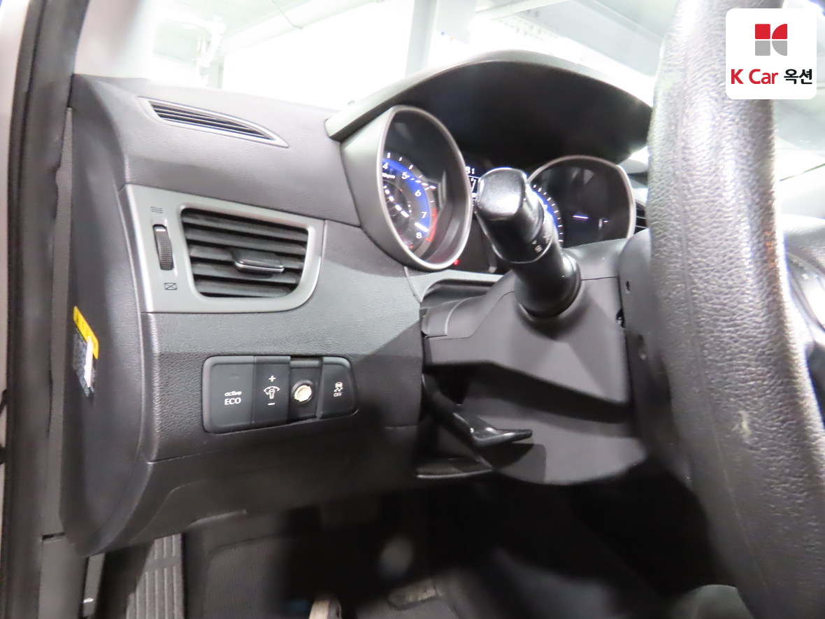 Hyundai Elantra 2014 - Image 9