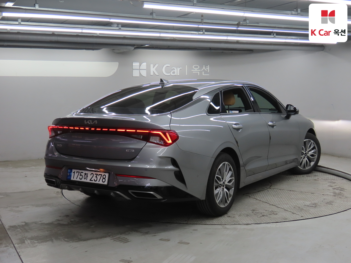 Kia K5 2023 - Image 2