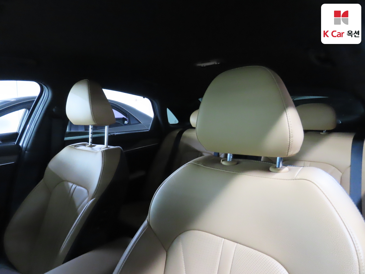 Kia K5 2023 - Image 19