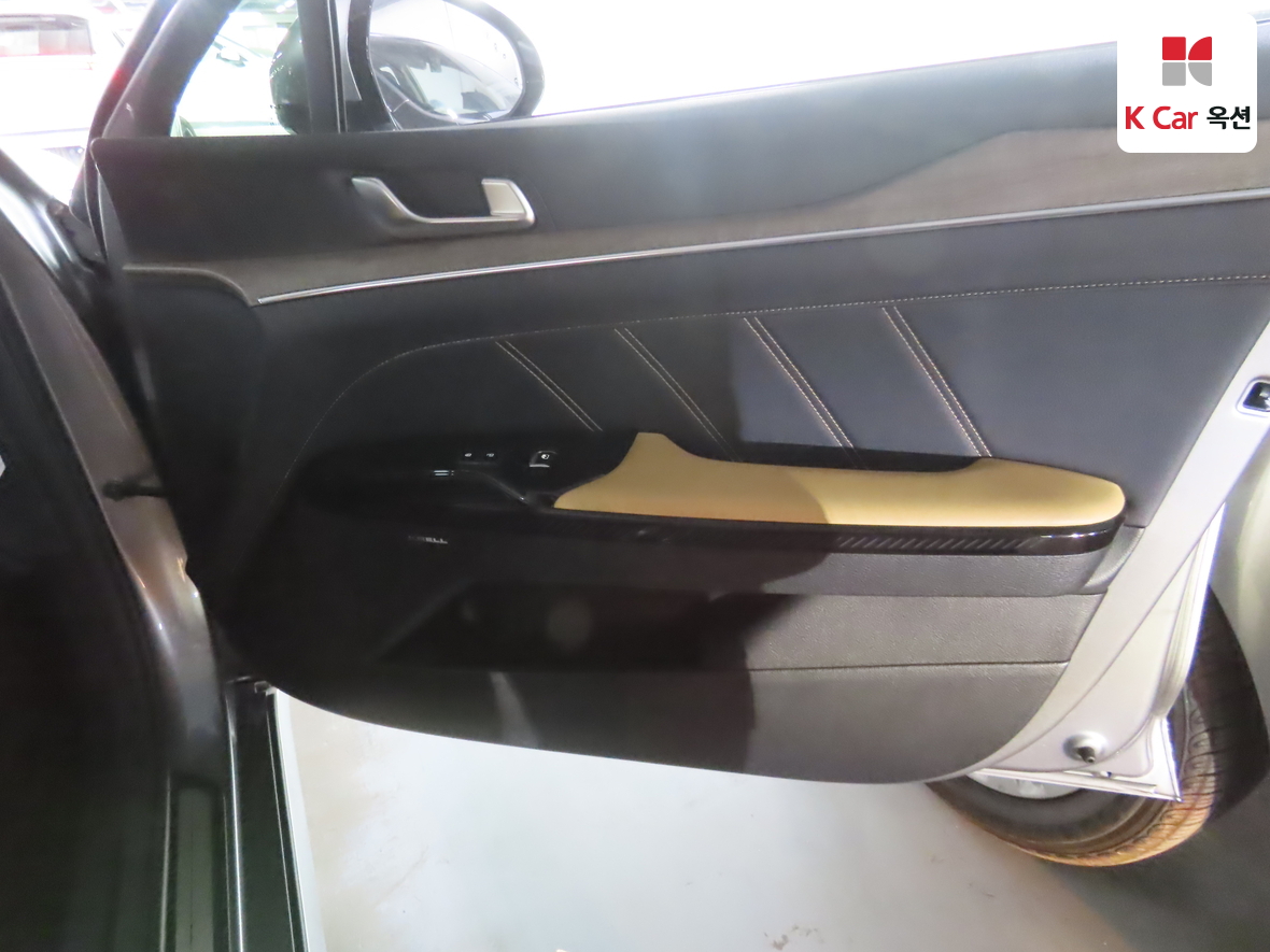 Kia K5 2023 - Image 28