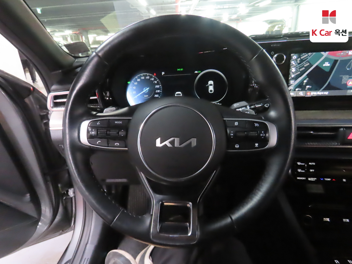 Kia K5 2023 - Image 10