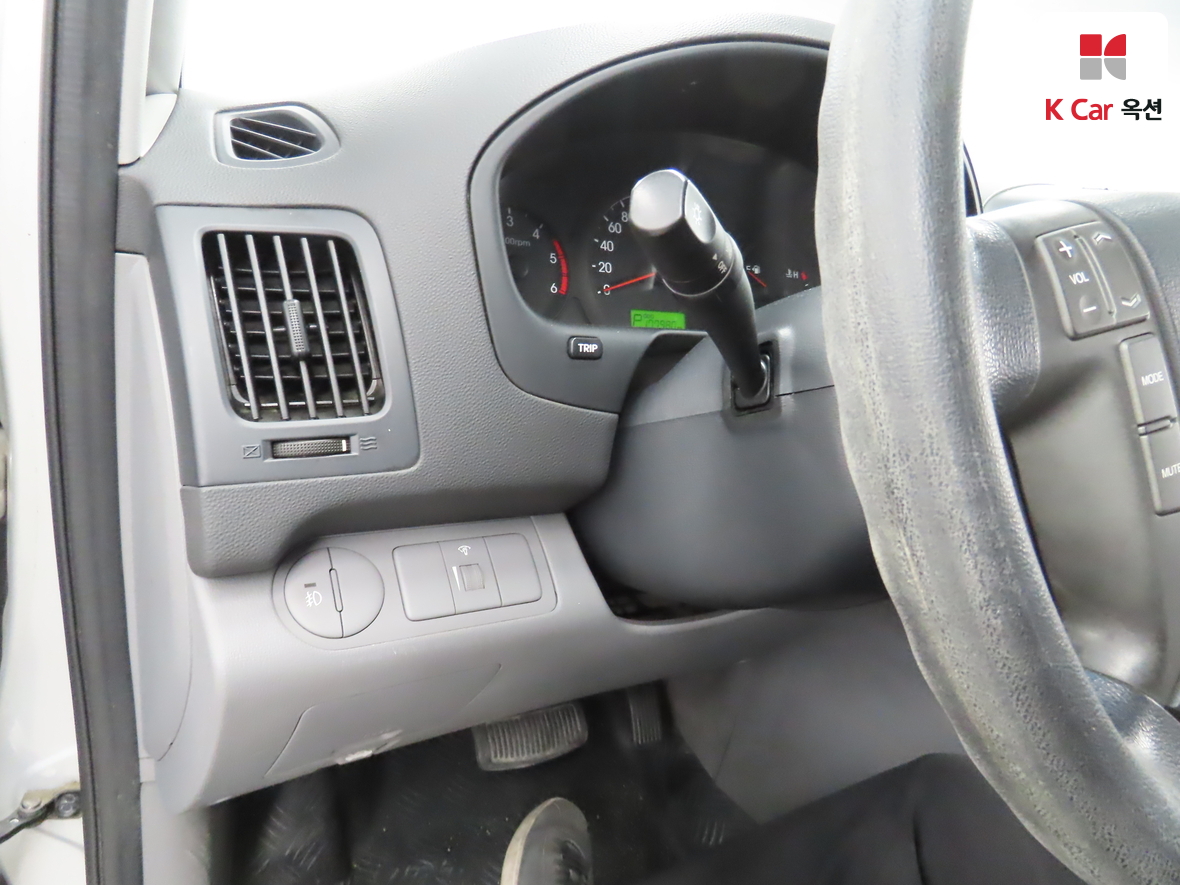 Hyundai Grand Starex 2008 - Image 9