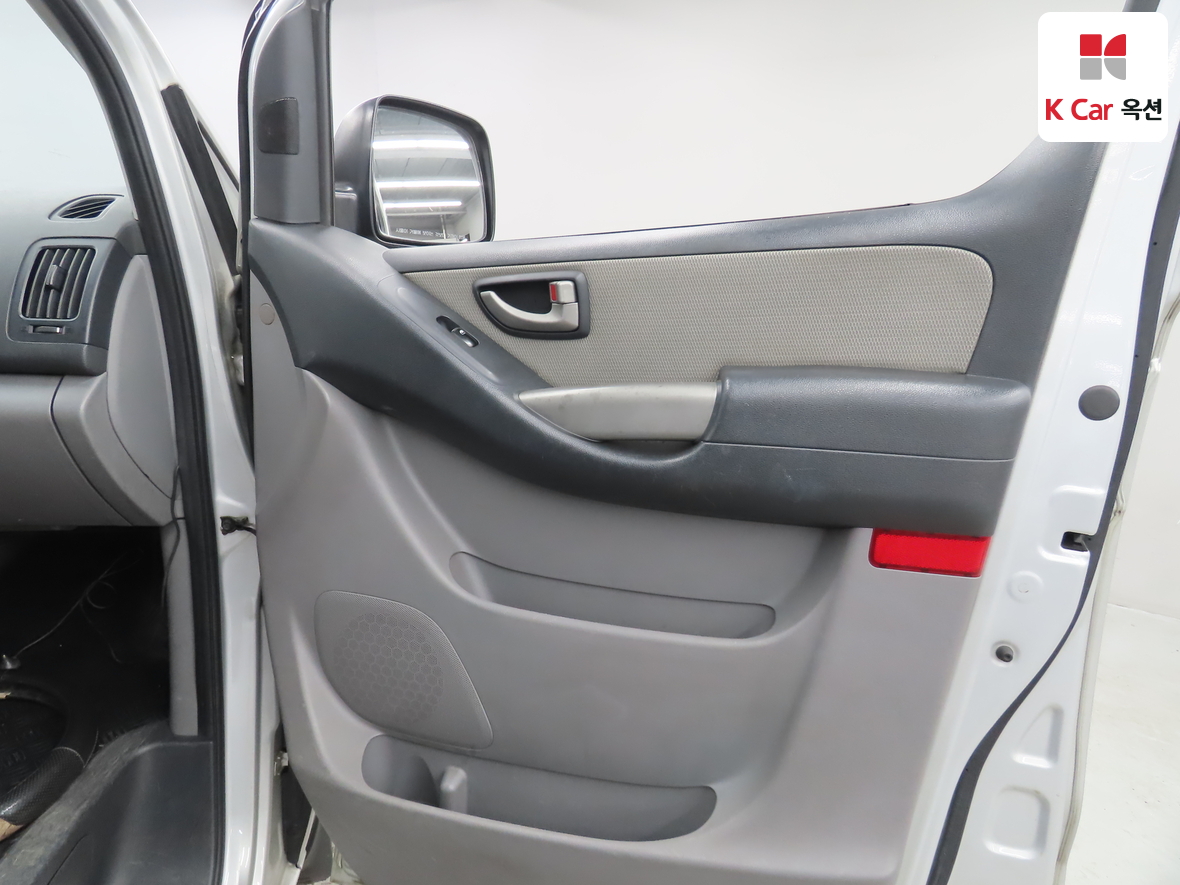 Hyundai Grand Starex 2008 - Image 27