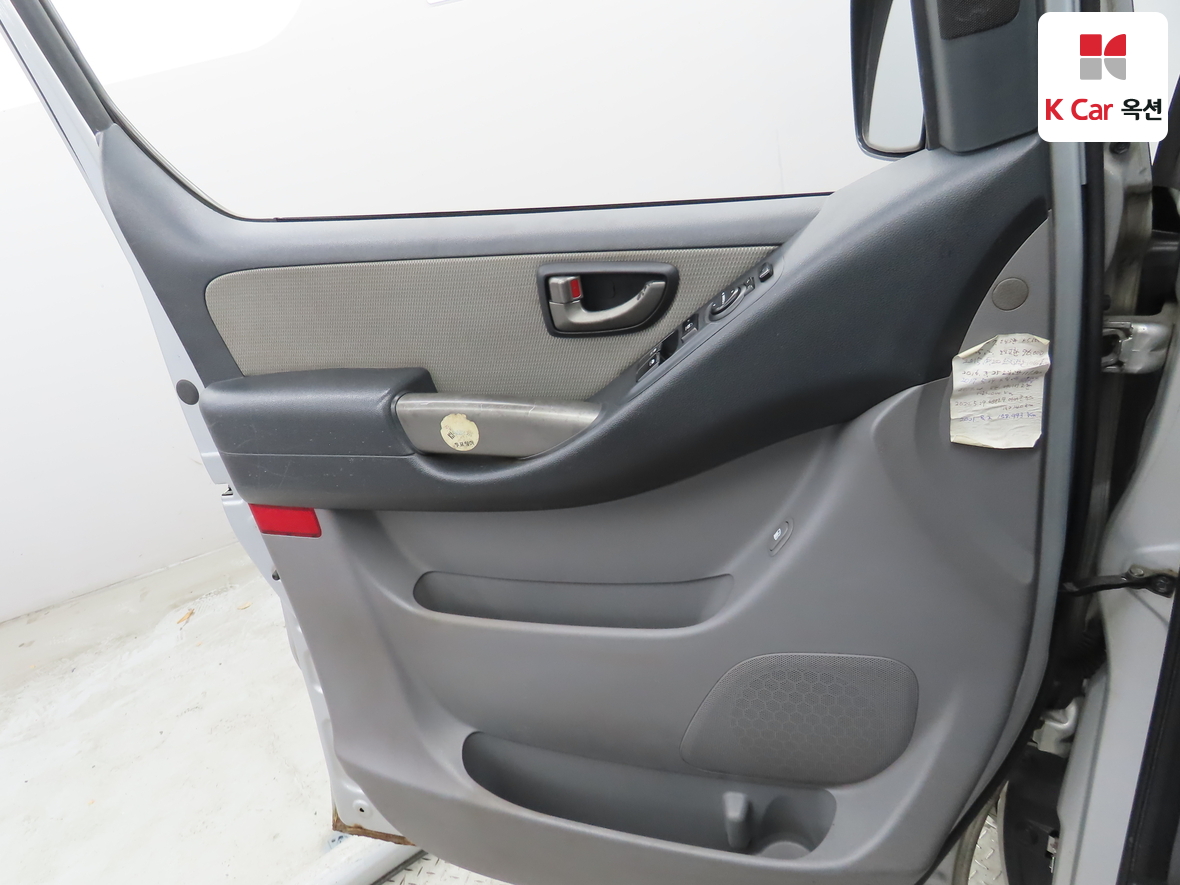 Hyundai Grand Starex 2008 - Image 8