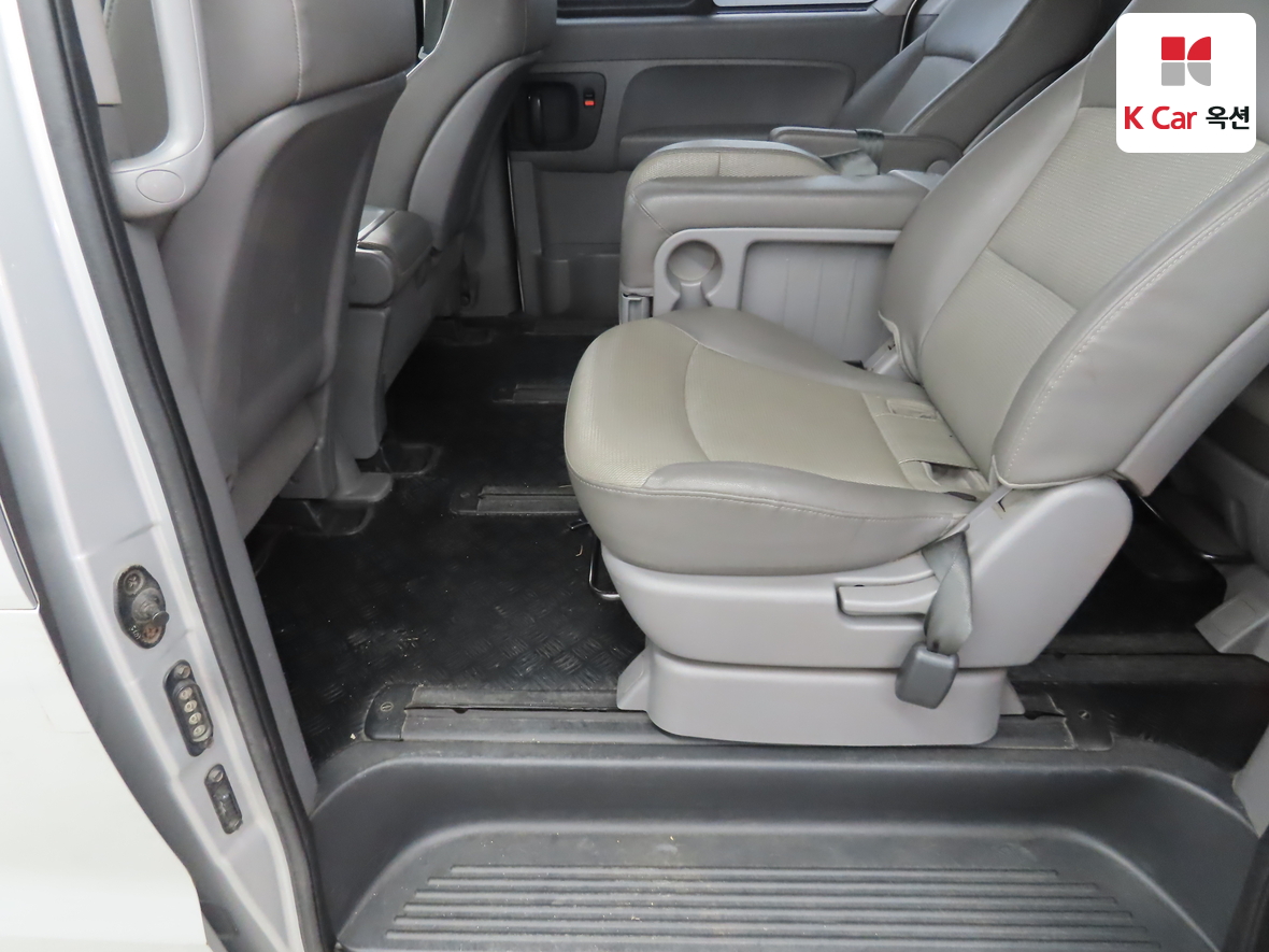 Hyundai Grand Starex 2008 - Image 23