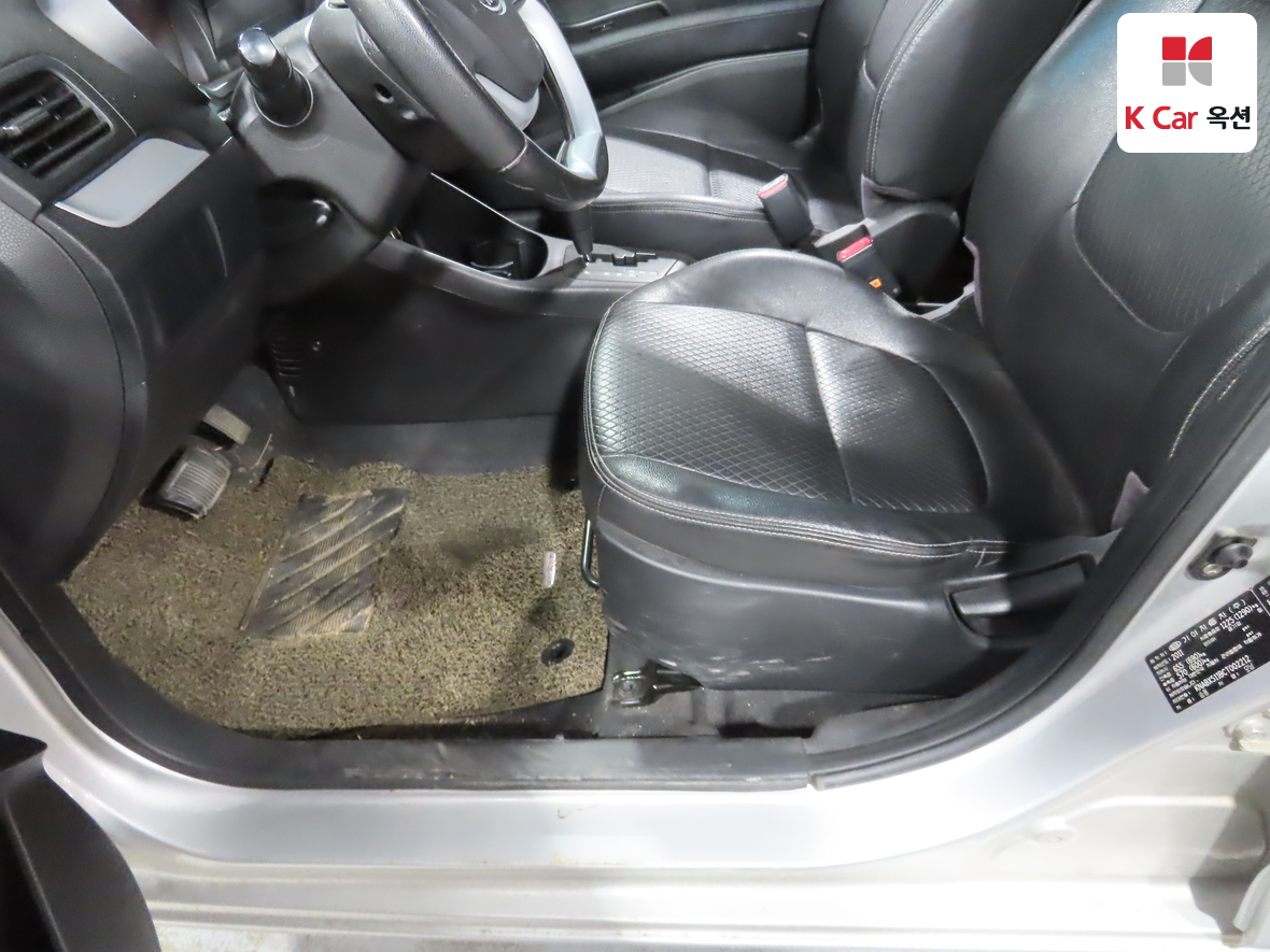 Kia Morning 2012 - Image 17