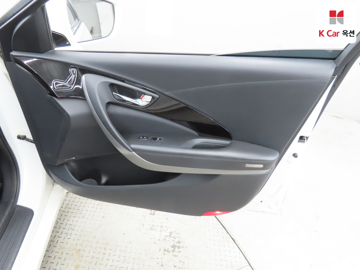 Hyundai AZERA 2014 - Image 27