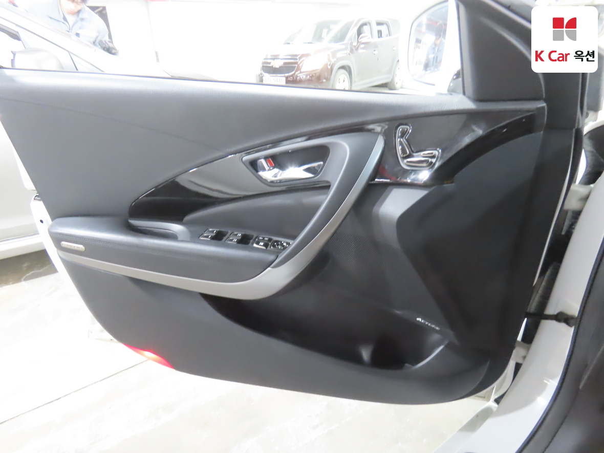 Hyundai AZERA 2014 - Image 8