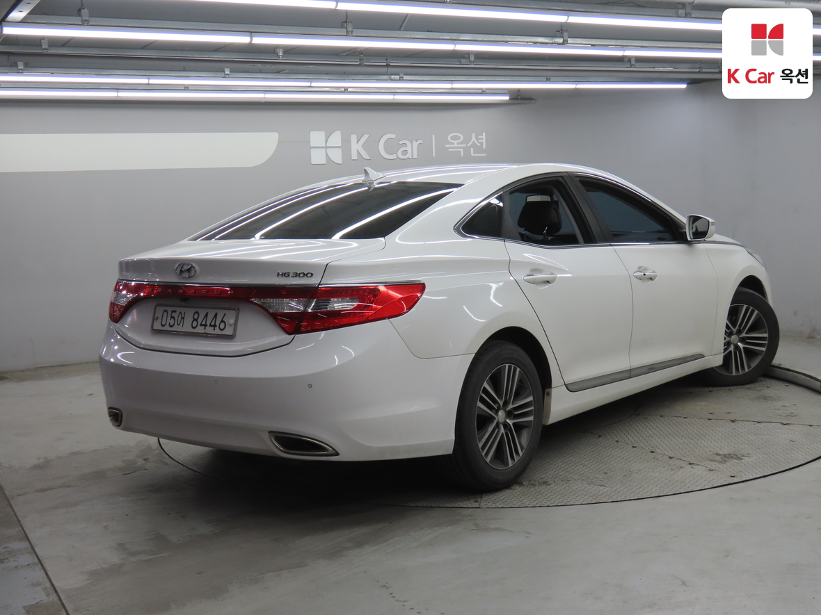 Hyundai AZERA 2014 - Image 2