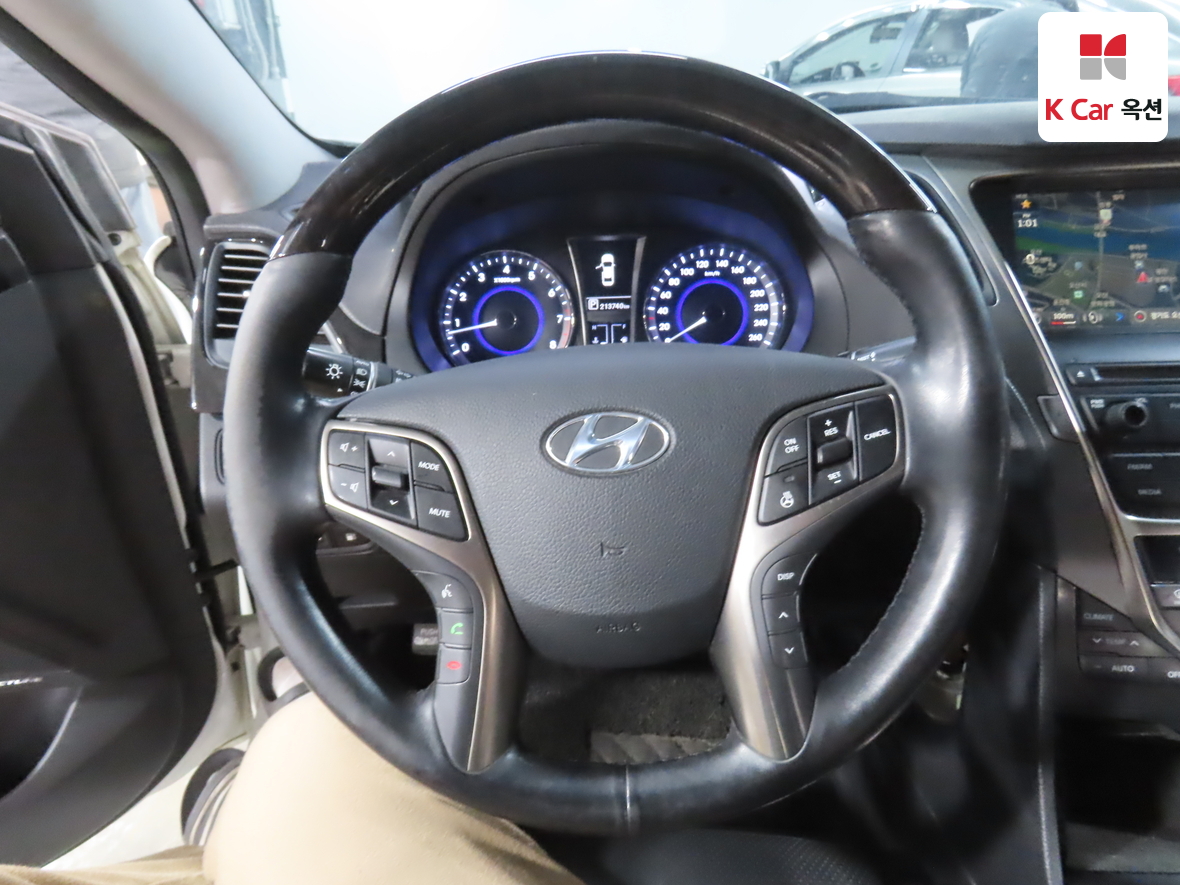 Hyundai AZERA 2014 - Image 10