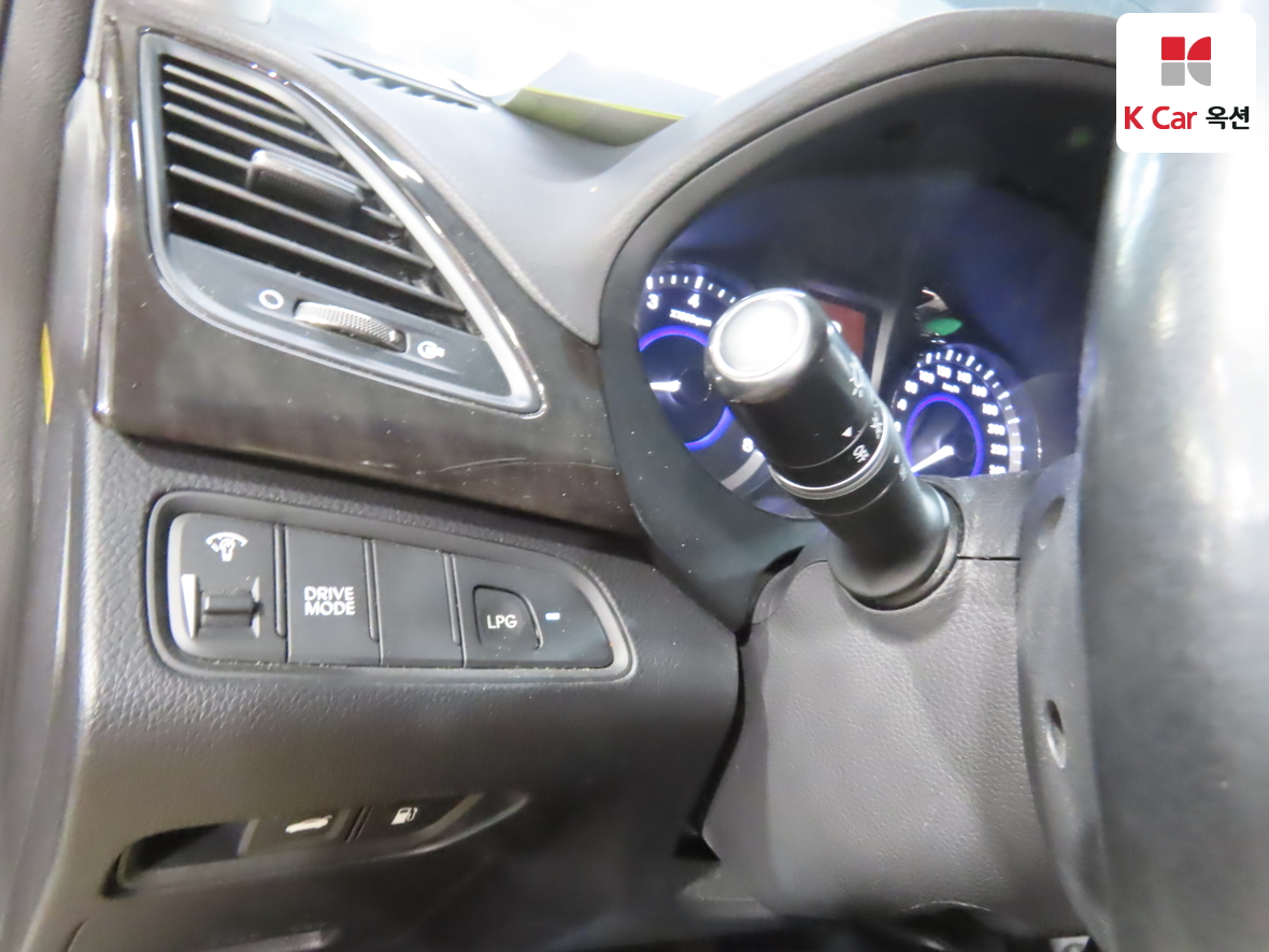 Hyundai AZERA 2014 - Image 9