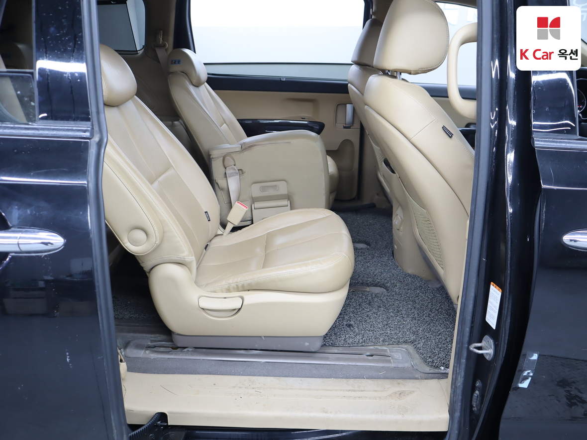 Kia New Carnival 2015 - Image 28