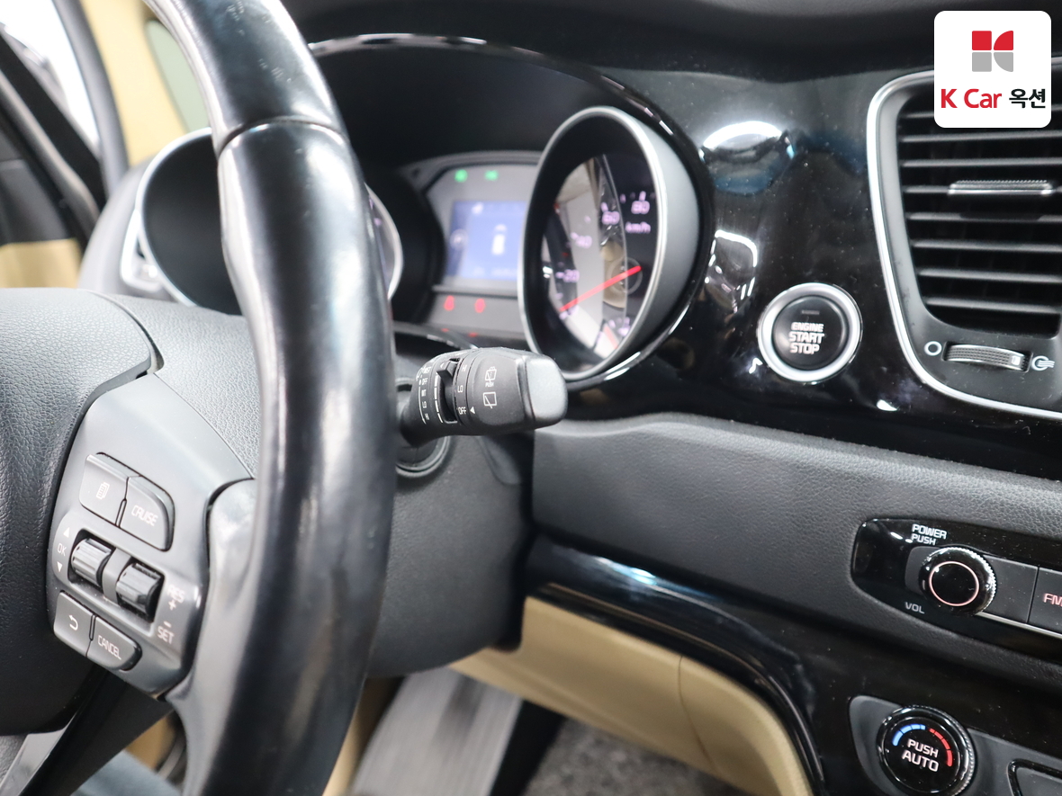 Kia New Carnival 2015 - Image 11