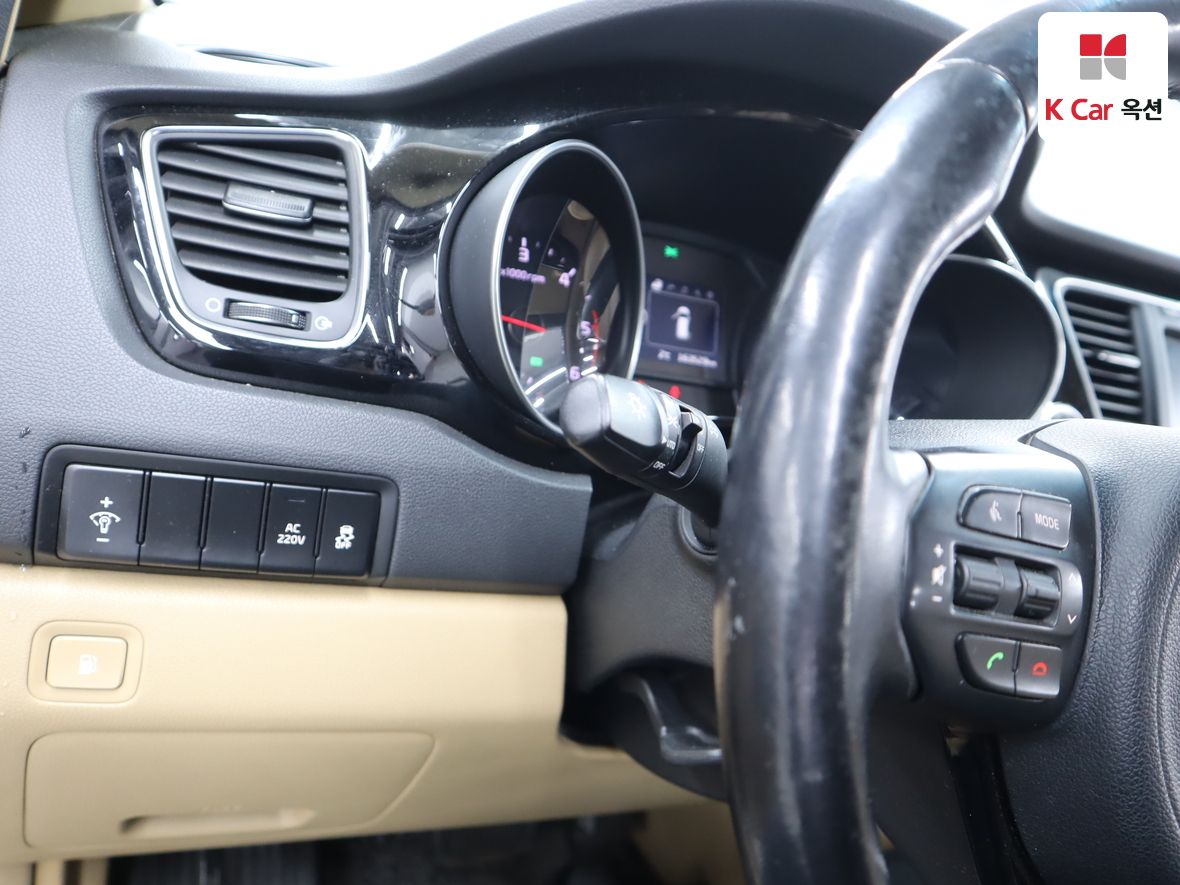 Kia New Carnival 2015 - Image 9