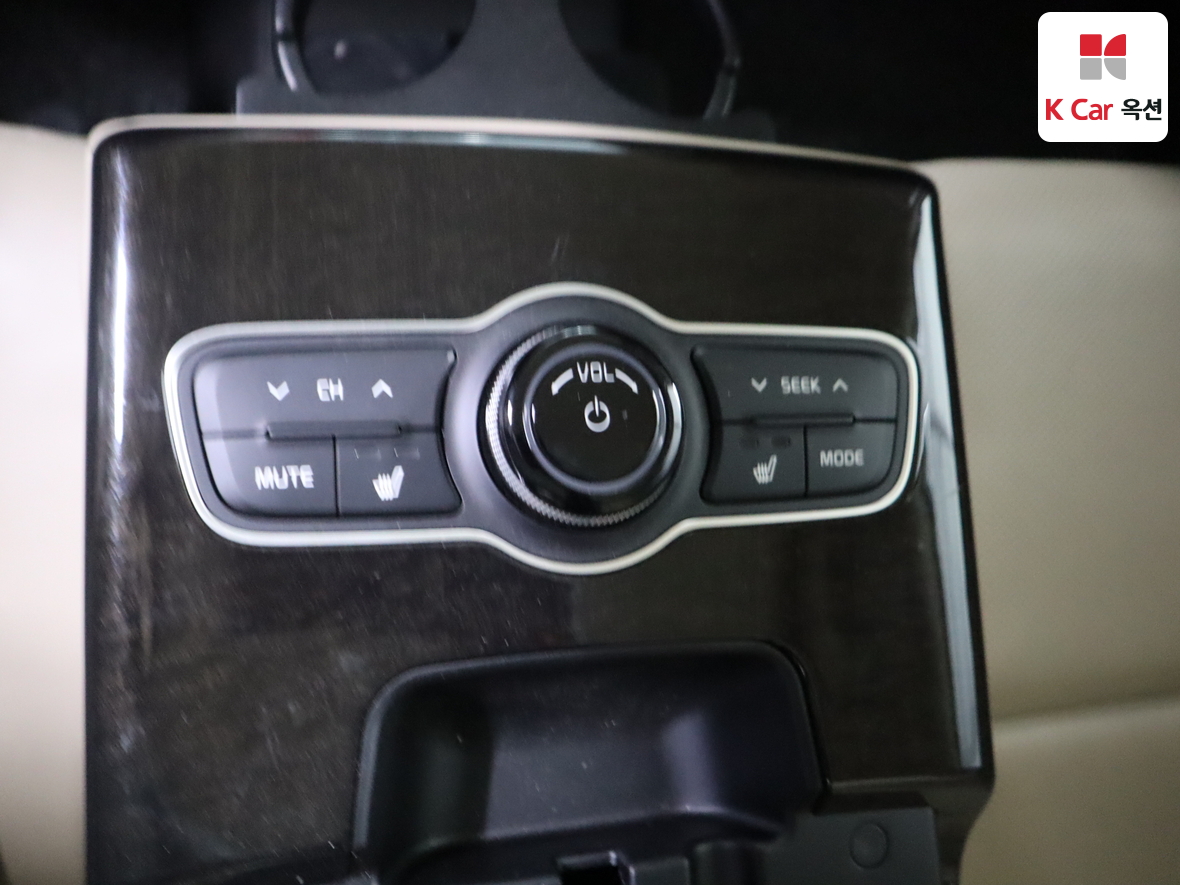 Kia K7 2014 - Image 24