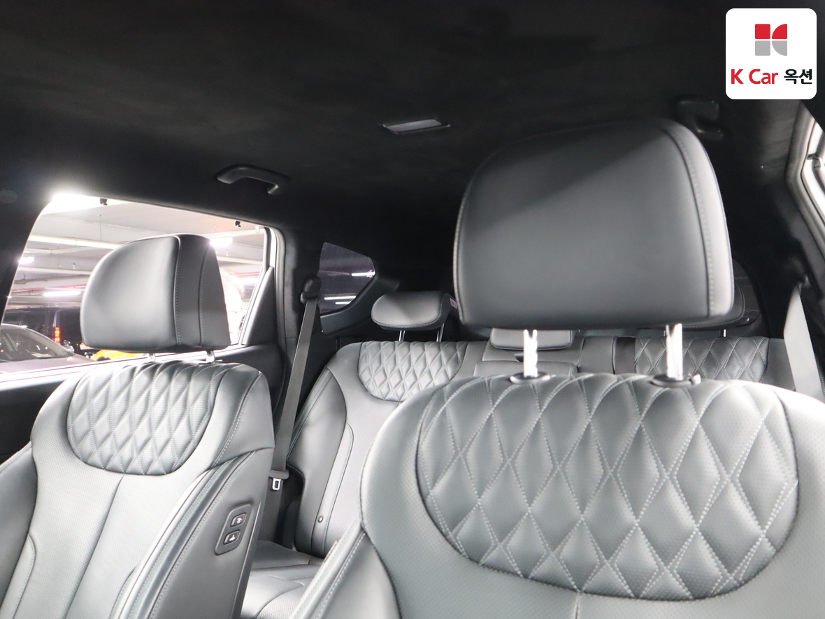 Hyundai Santa Fe 2023 - Image 19