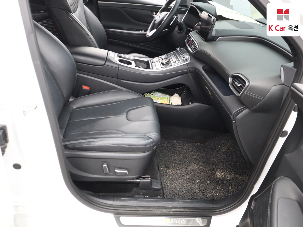 Hyundai Santa Fe 2023 - Image 31