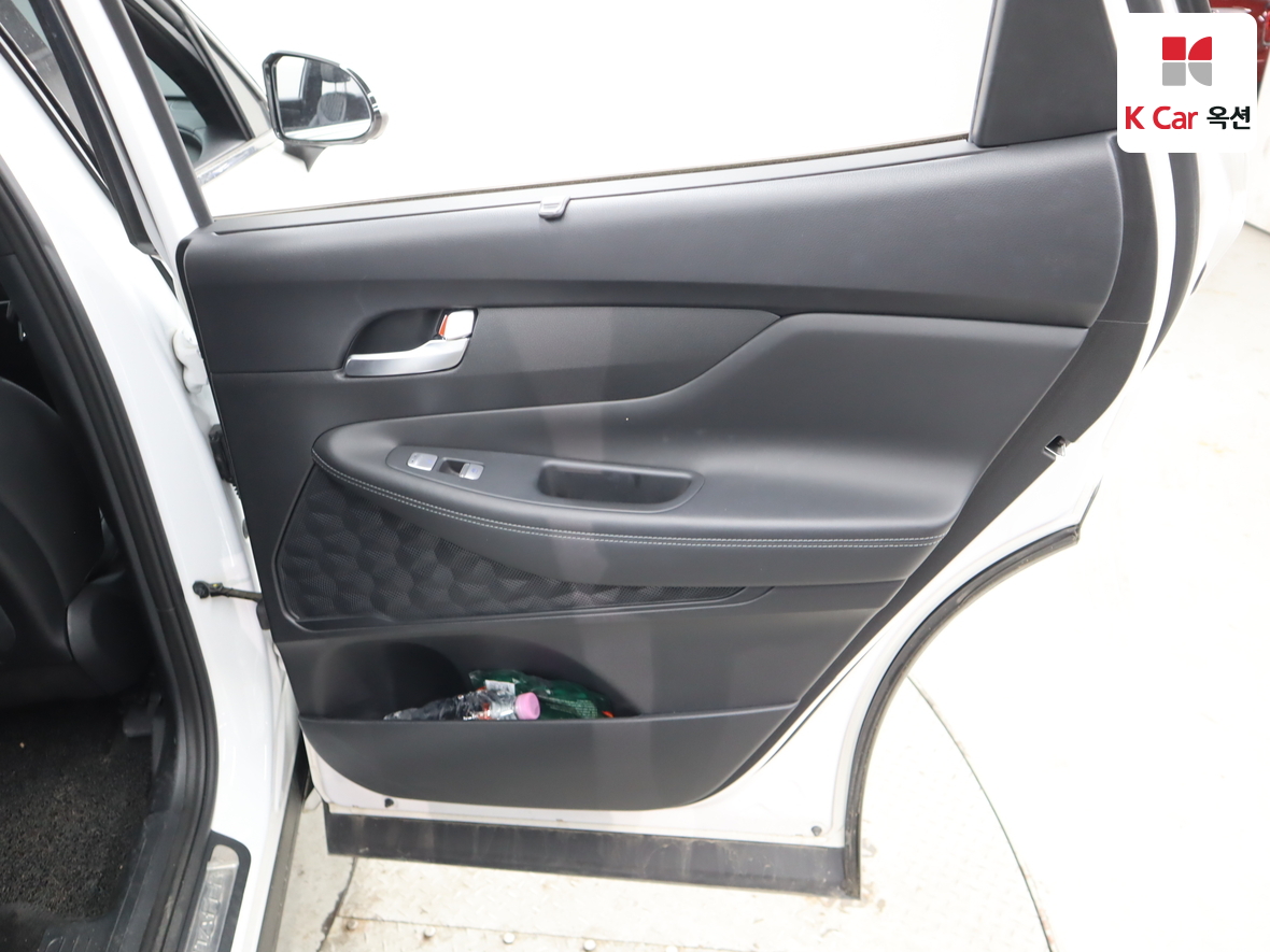 Hyundai Santa Fe 2023 - Image 28