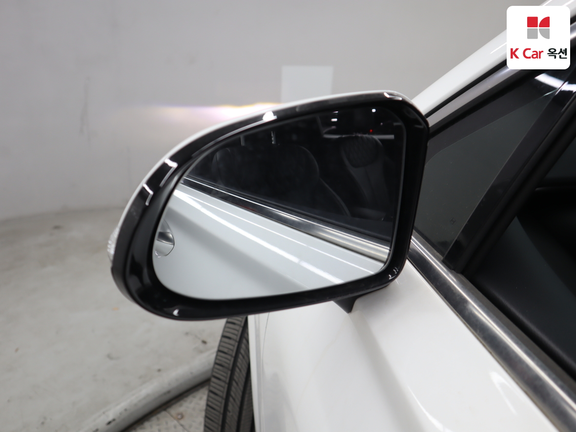 Hyundai Santa Fe 2023 - Image 21